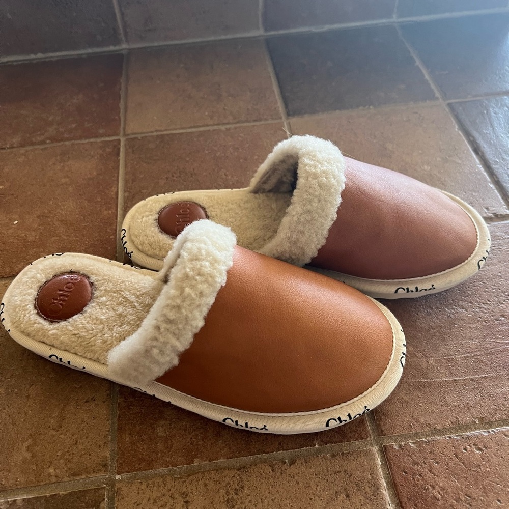 Chloé Brown Shearling Slippers